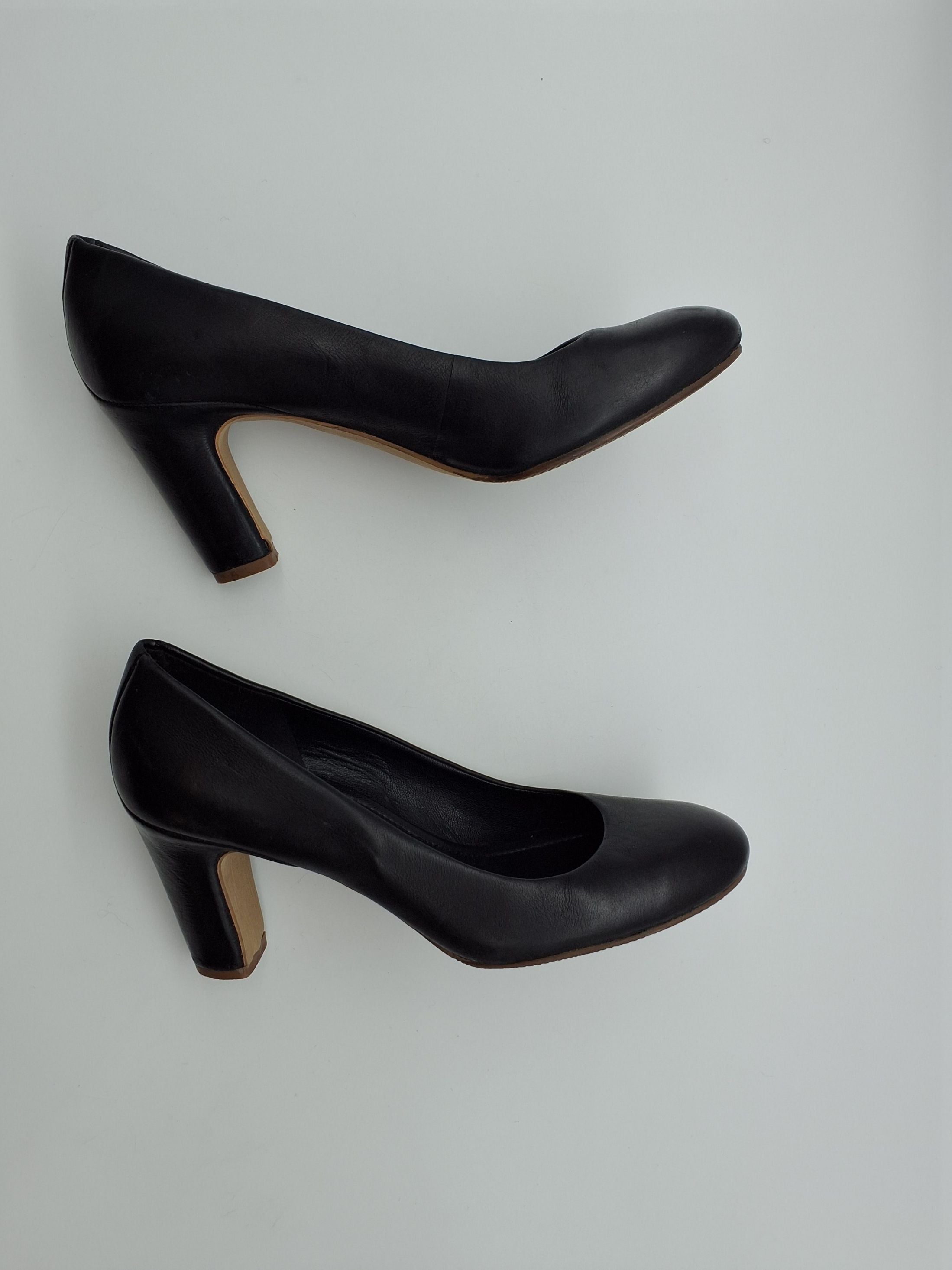Ecco Pumps