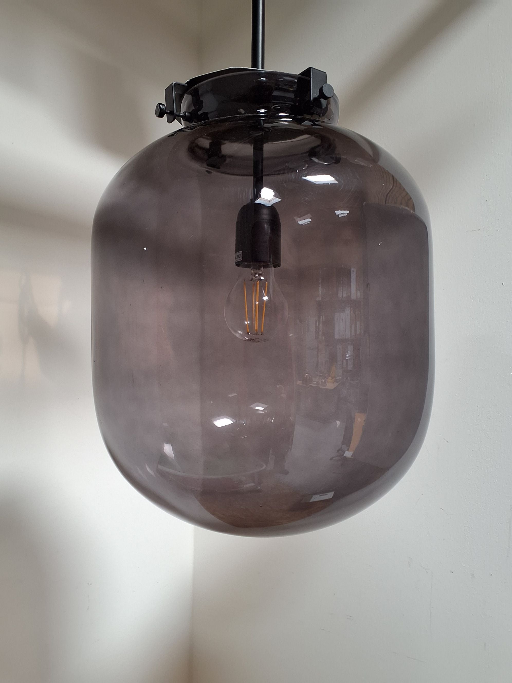 Kuppel pendel sort glas