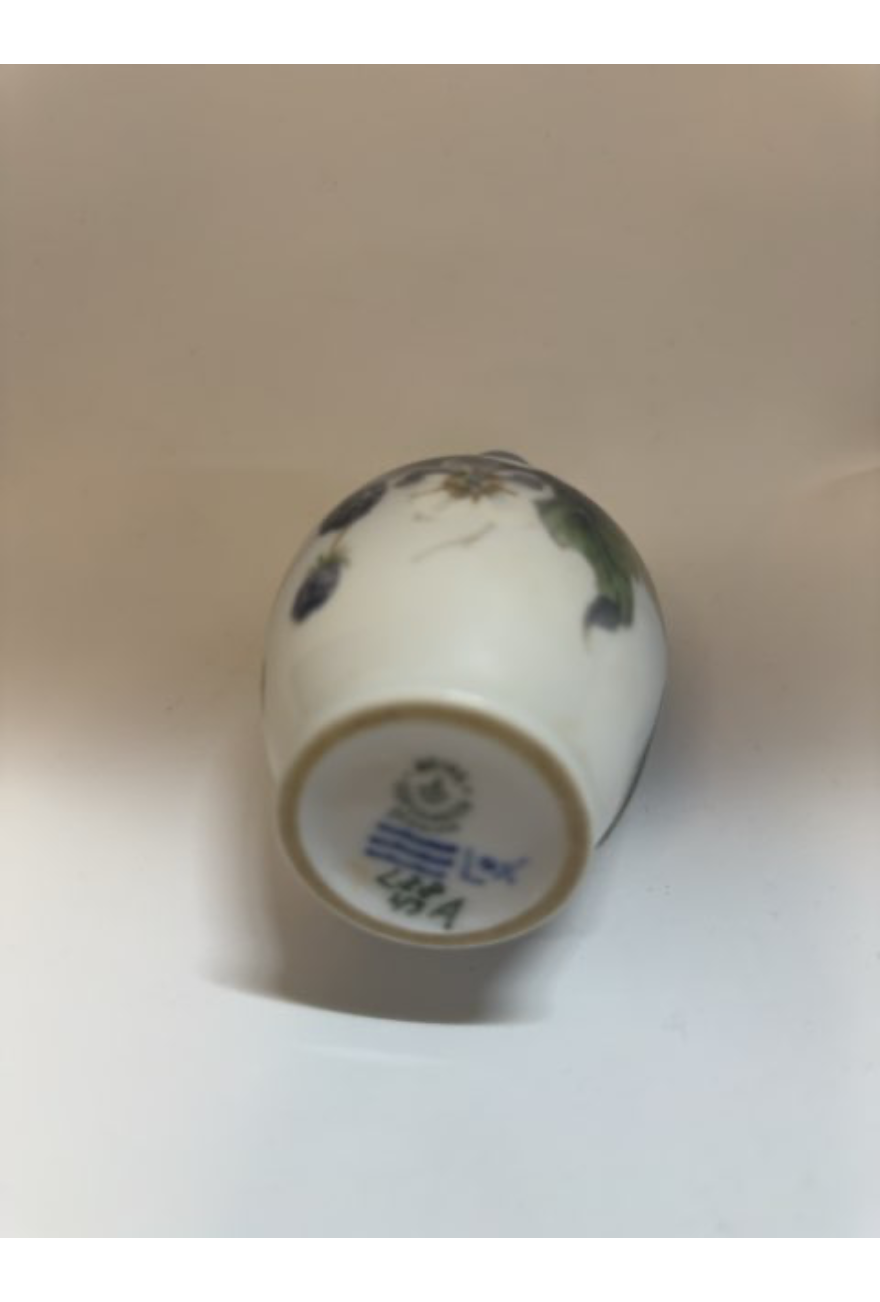 Vase med blomster "Royal Copenhagen "