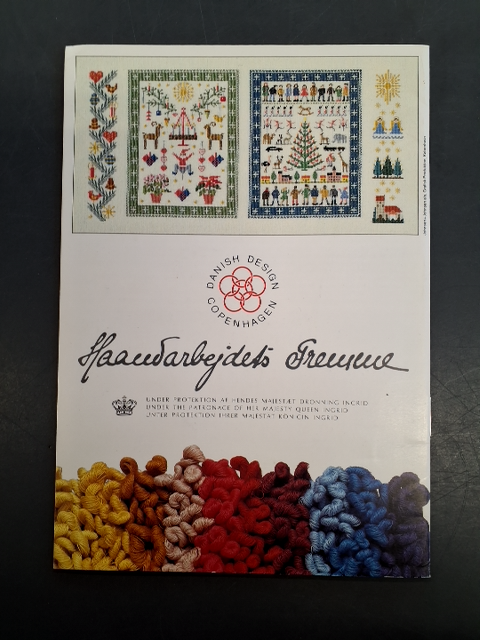 Jul med Dansk Blomstergarn af Haandarbejdets Fremme