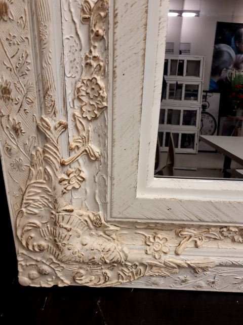 Spejl m facetslebet glas.