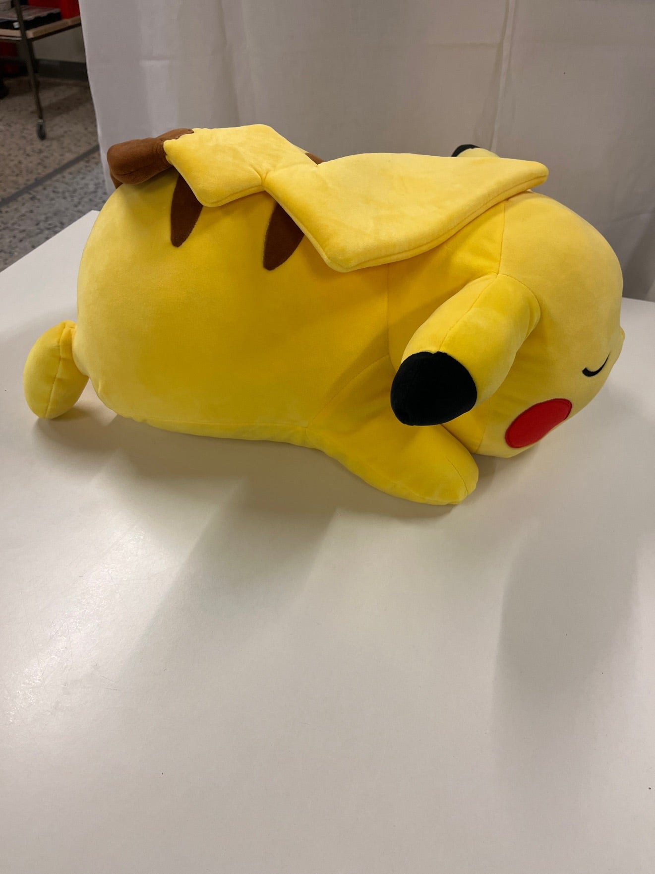 Pokémon sovende Pikachu-bamse