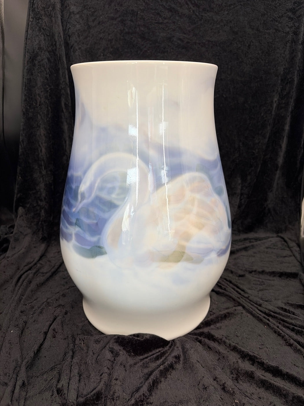 B&G vase med svaner