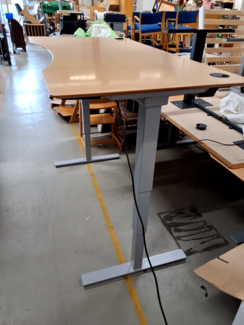 Elektrisk hæve/sænke bord.