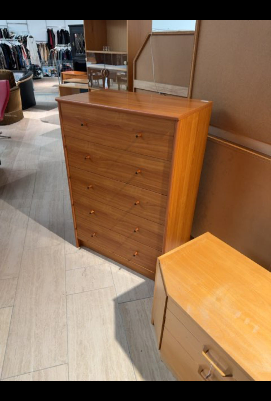 Kommode med 5 skuffer