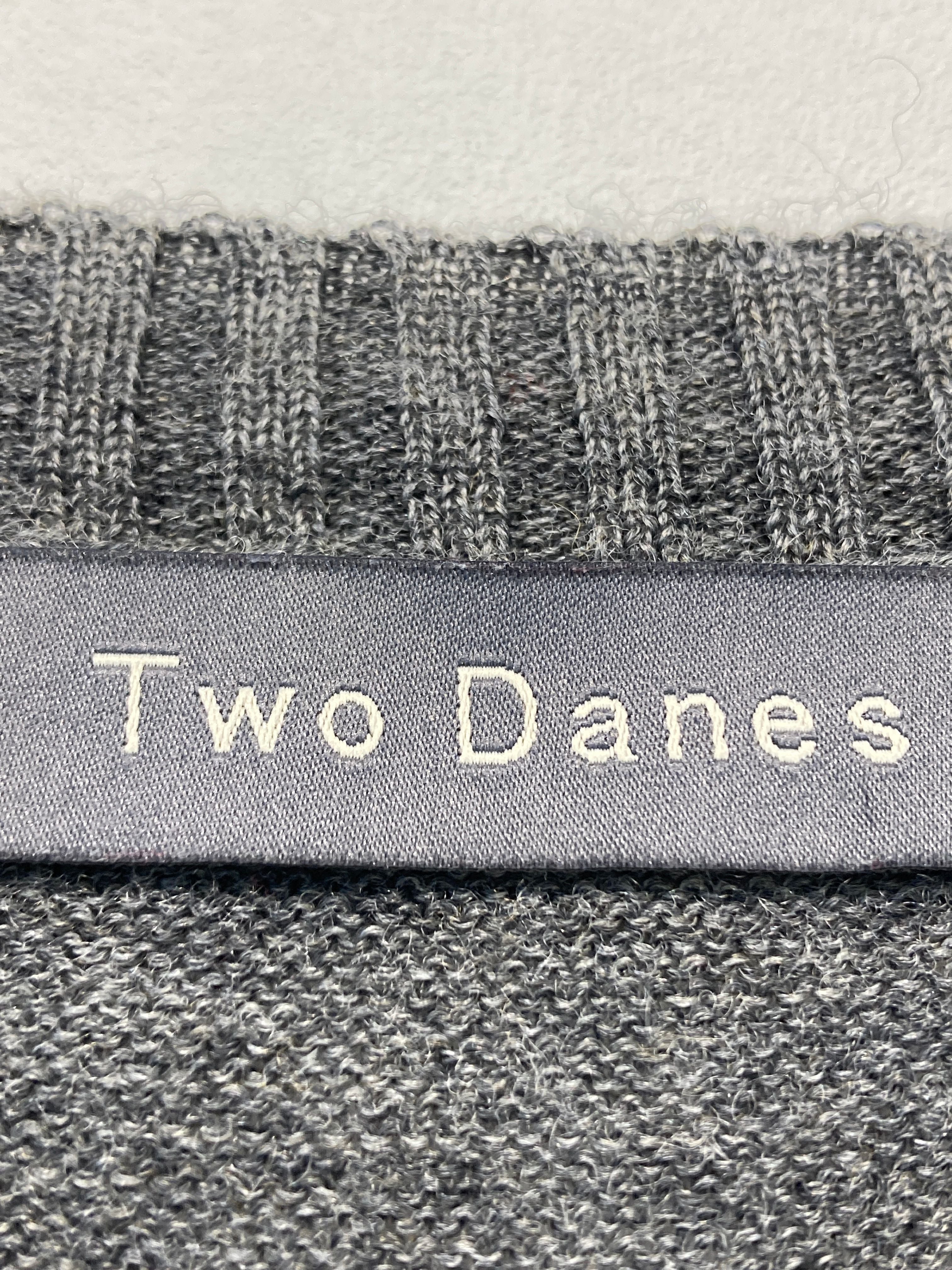 Two Danes Vest