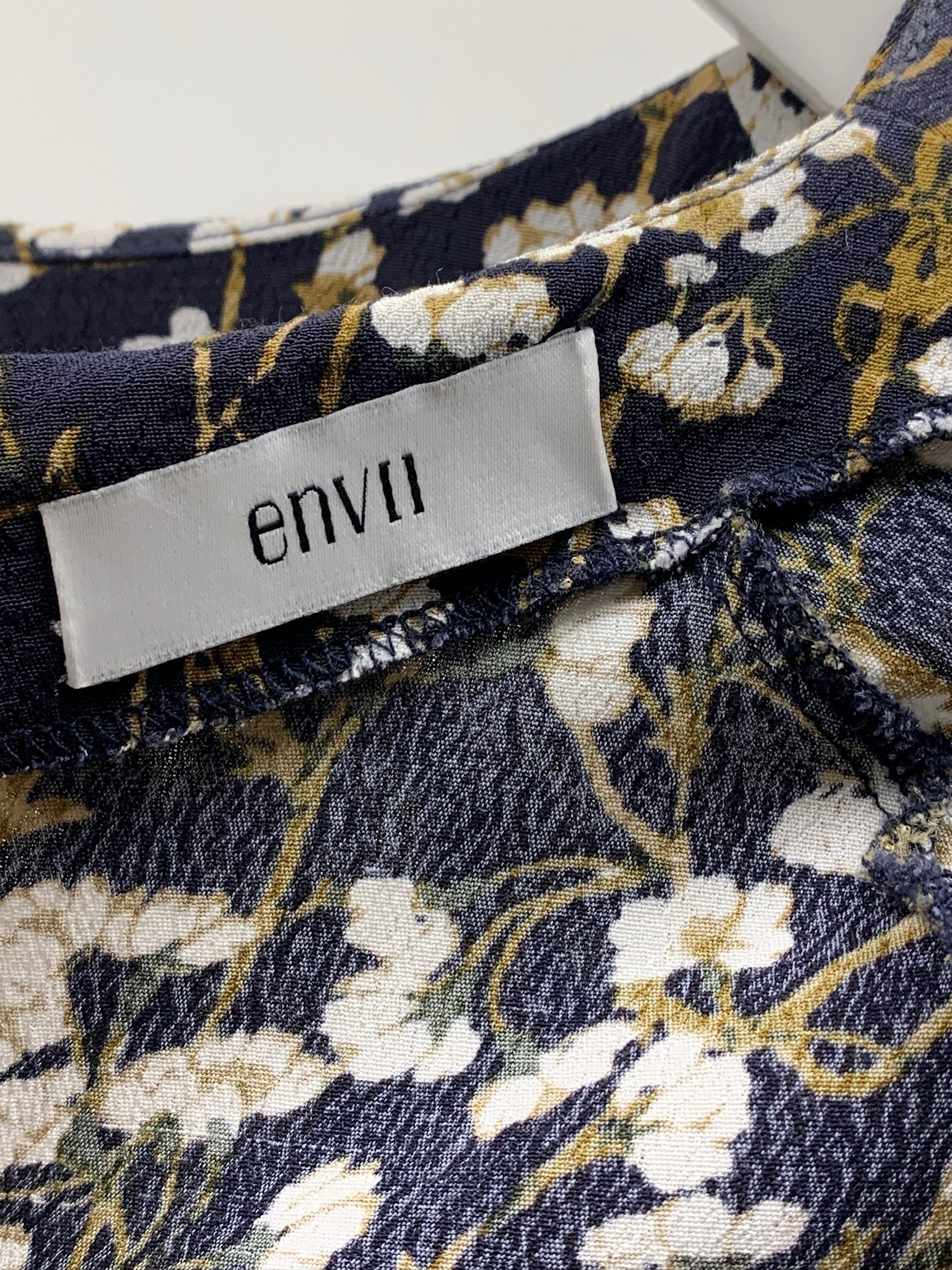 Blomstret bluse