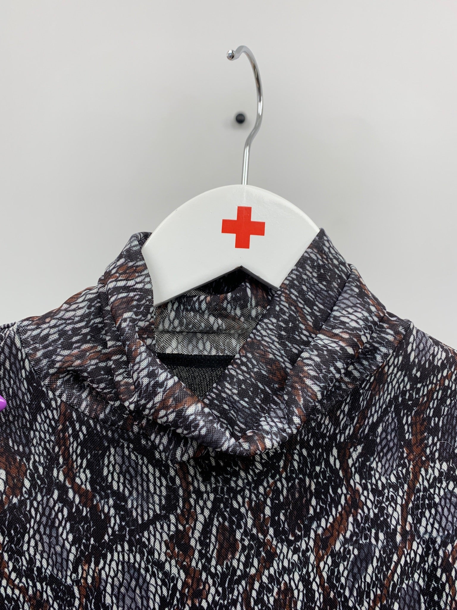 Slangeprint bluse af ukendt mærke