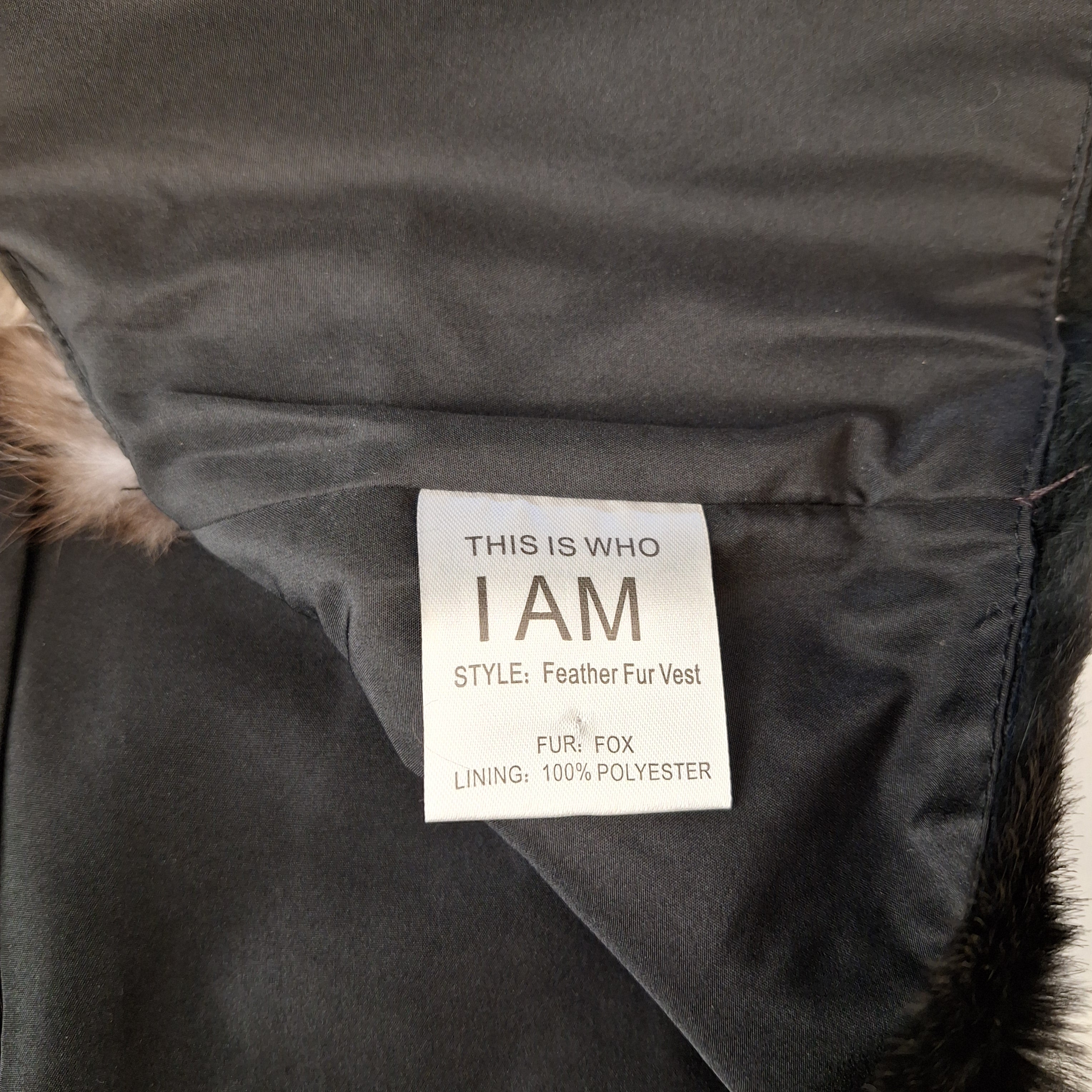 This is who I AM bolero med fjer og rævepels