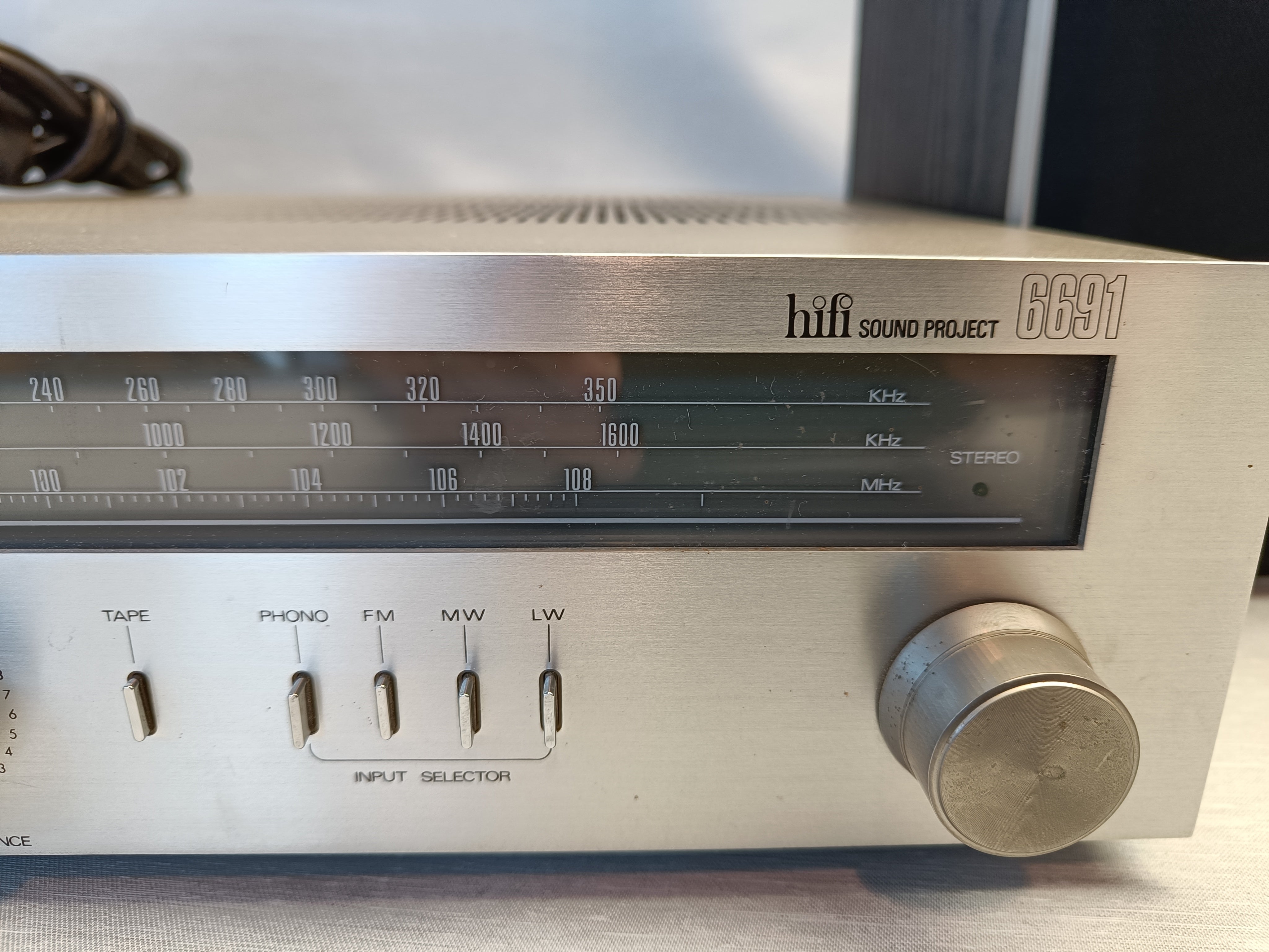 Retro stereo radio og højtalere