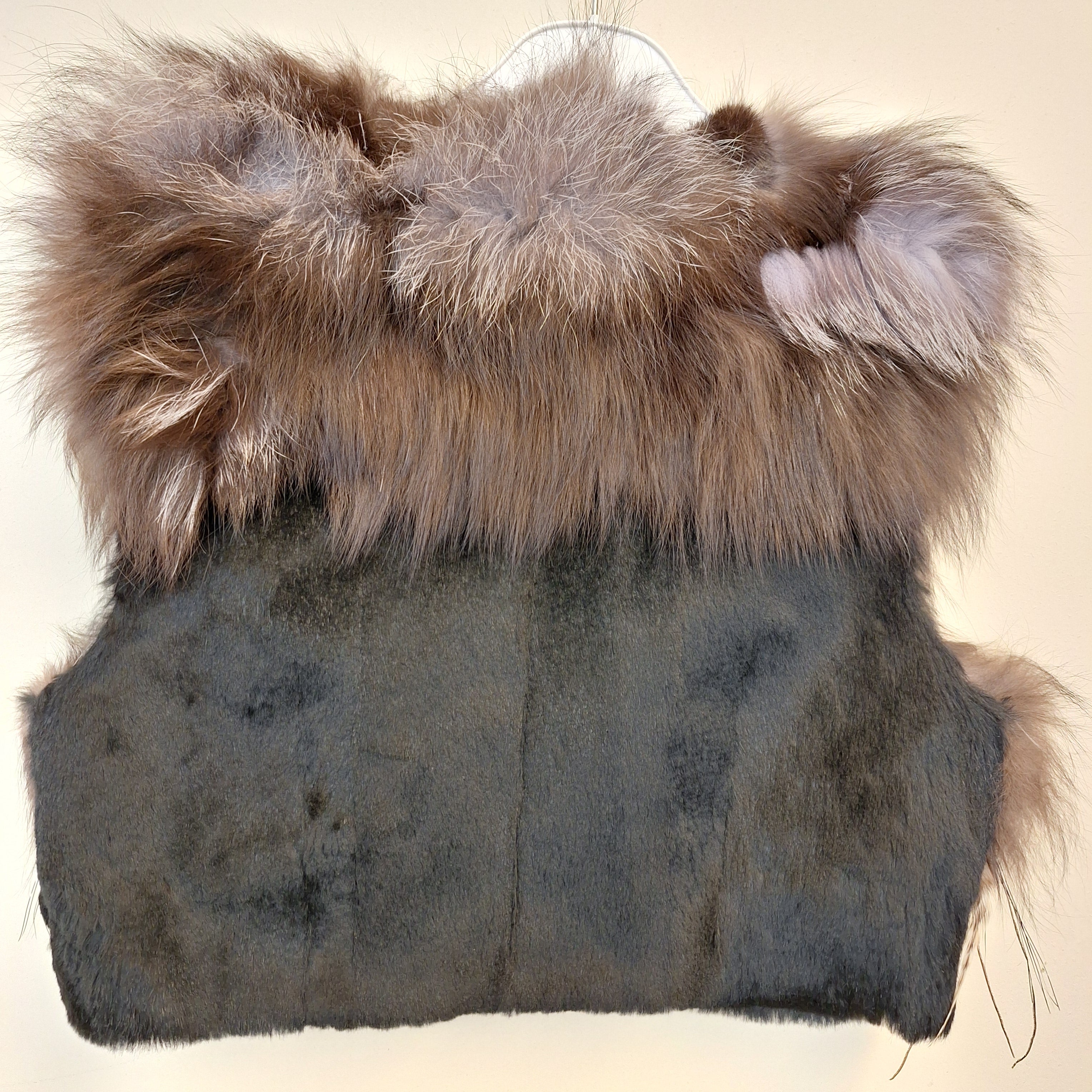 This is who I AM bolero med fjer og rævepels