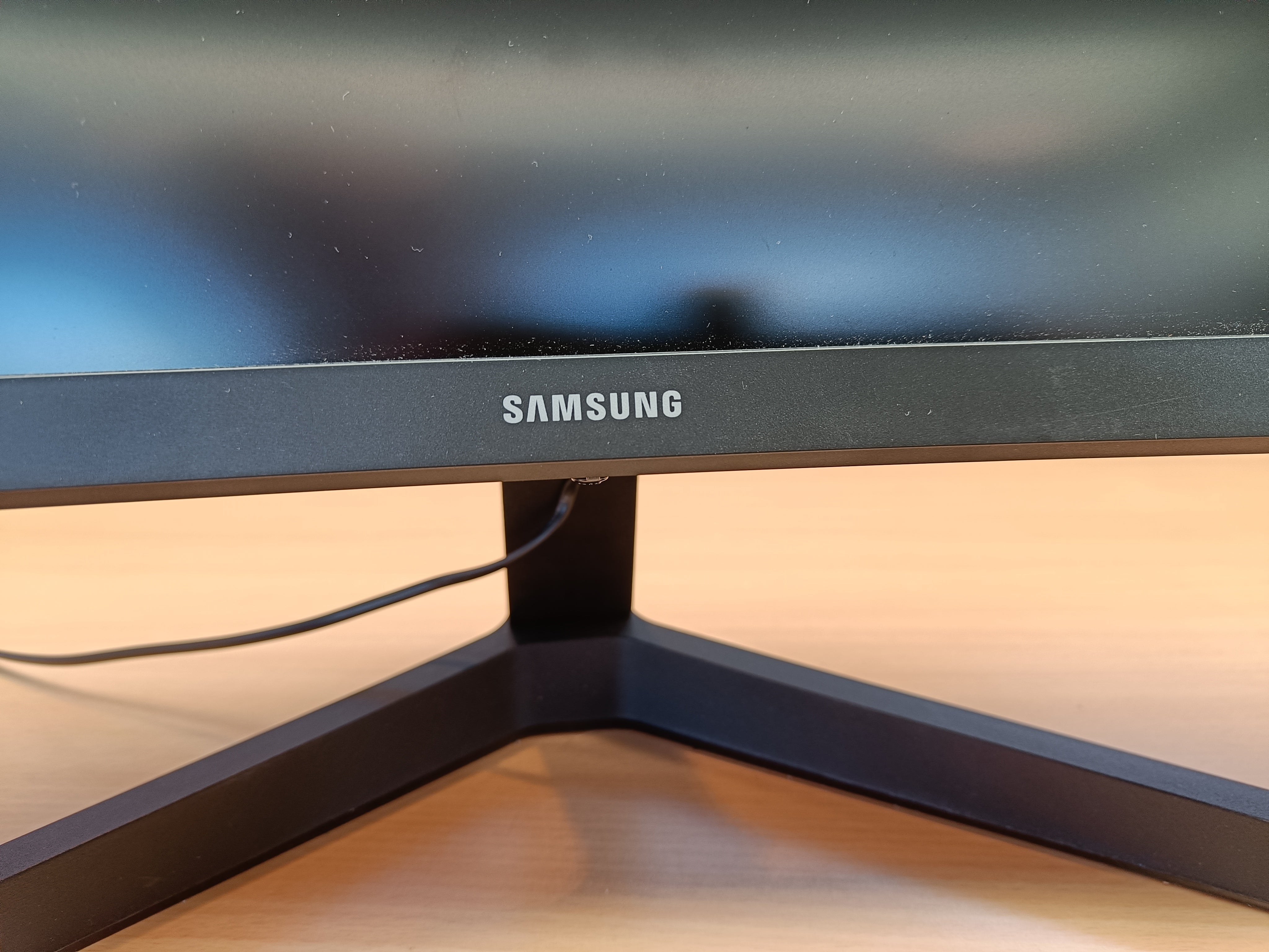 Samsung 34" gaming skærm.