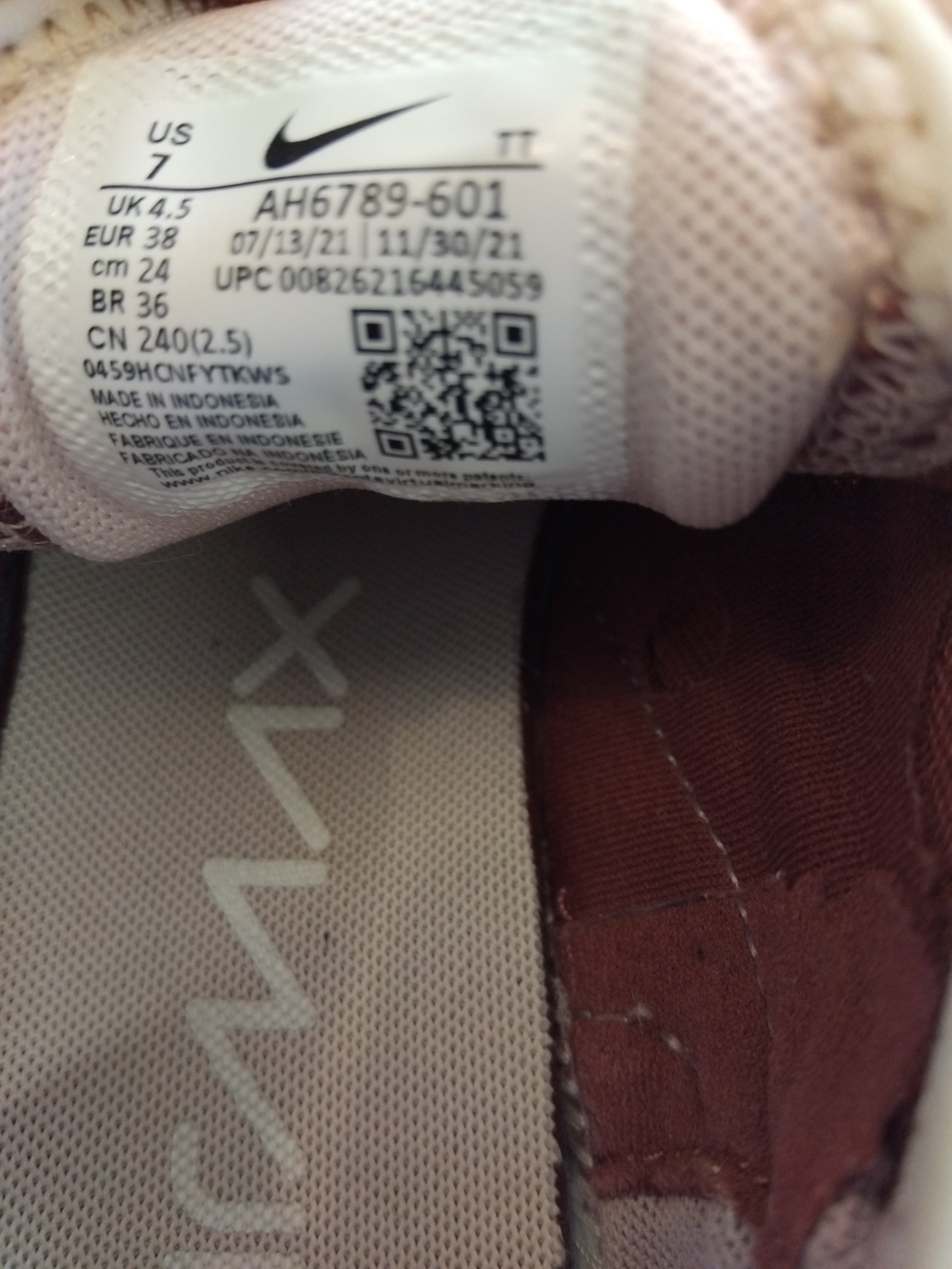 Nike Sneaker