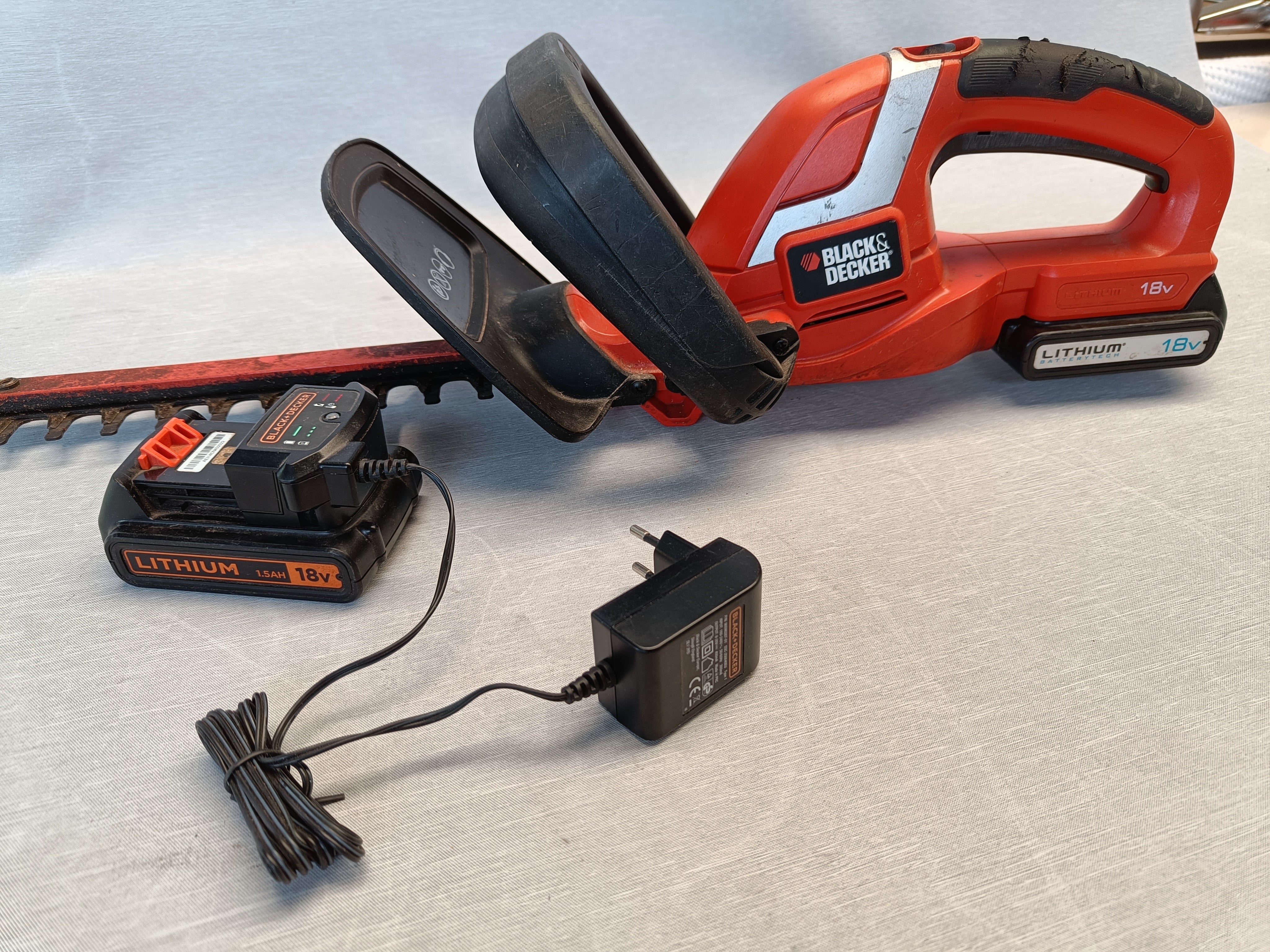 Black & Decker hækkeklipper