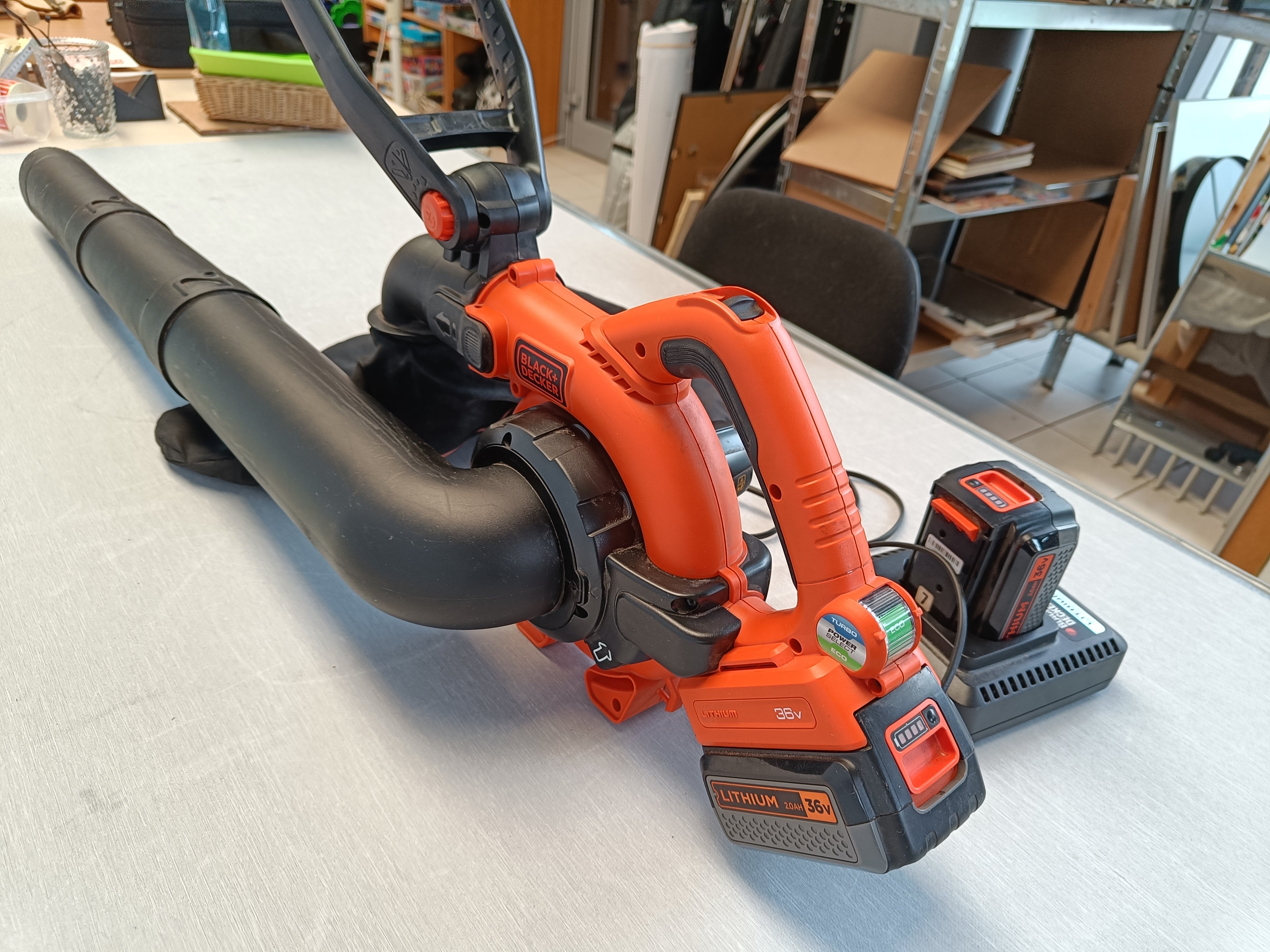 Løvsuger Black & Decker 36 V