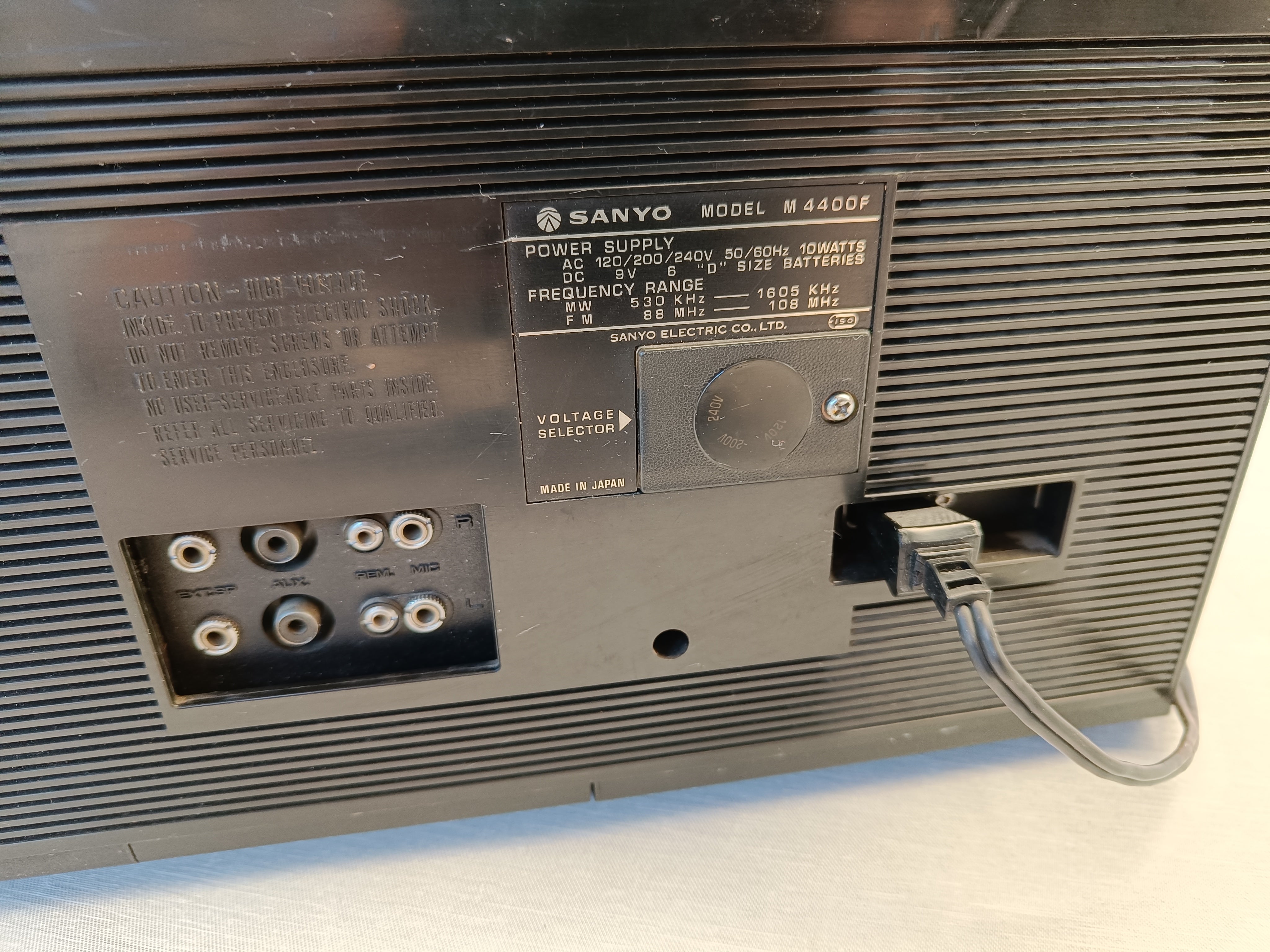 Retro transistor radio