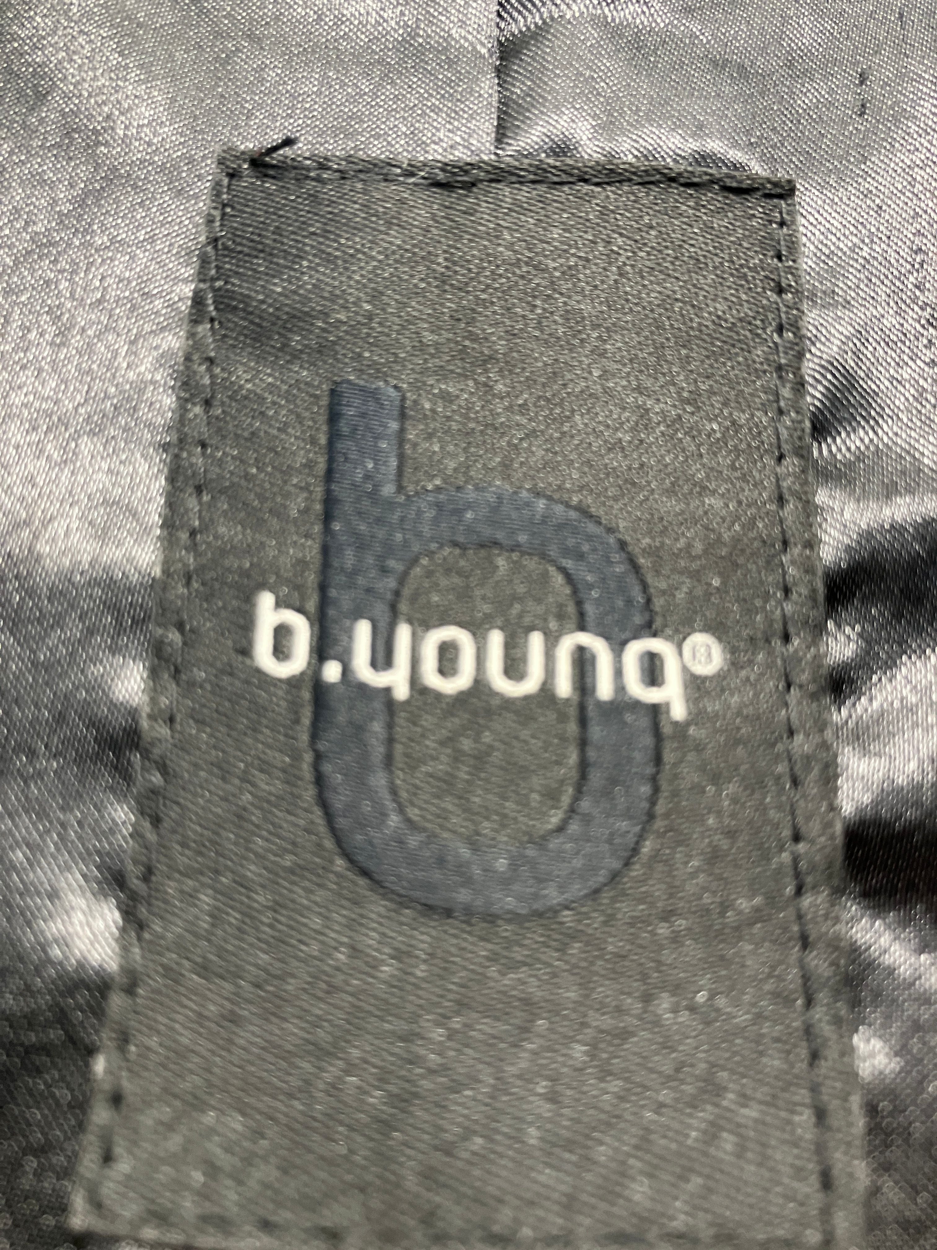 B Young Vest