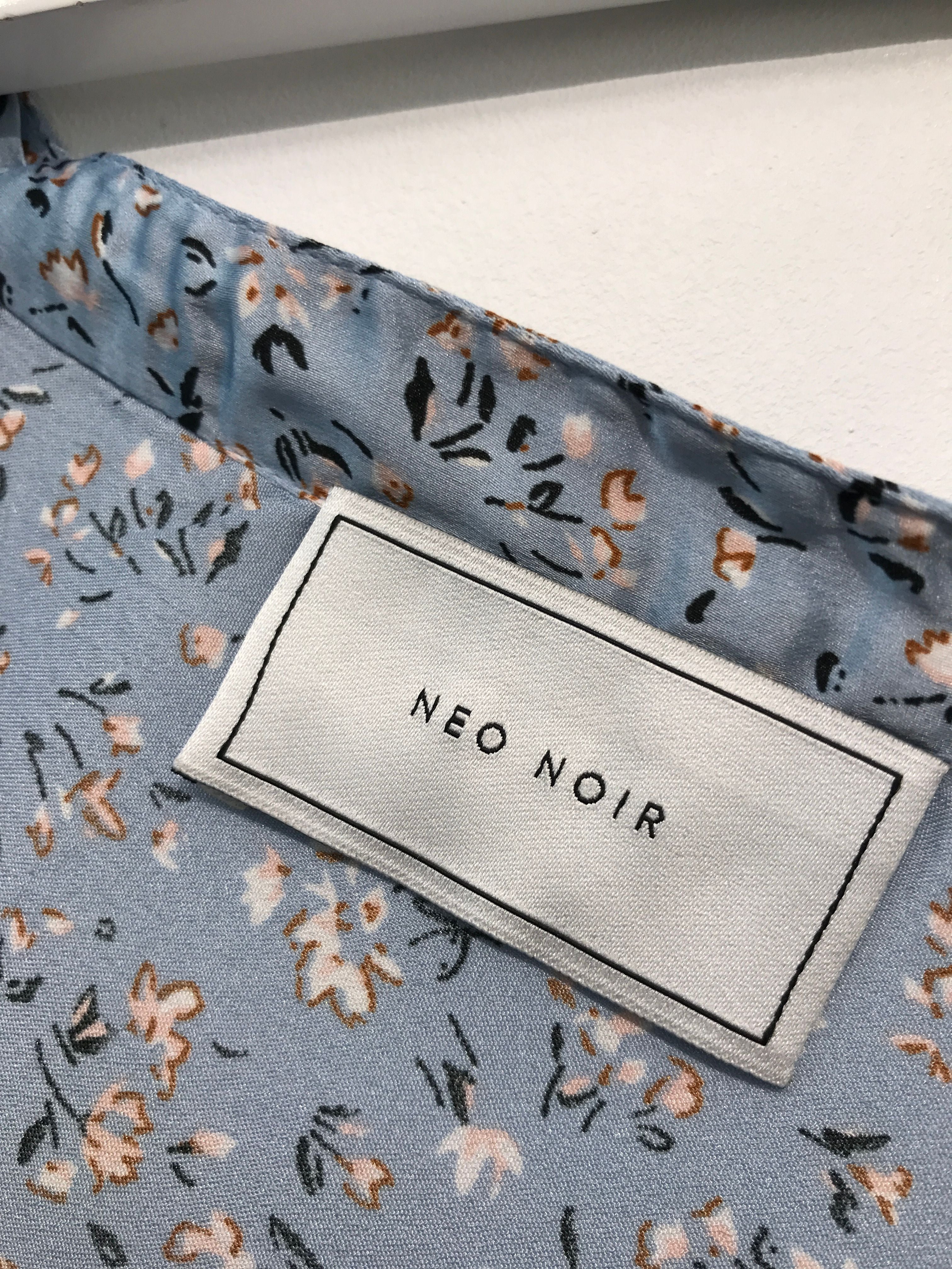 Neo Noir Bluse