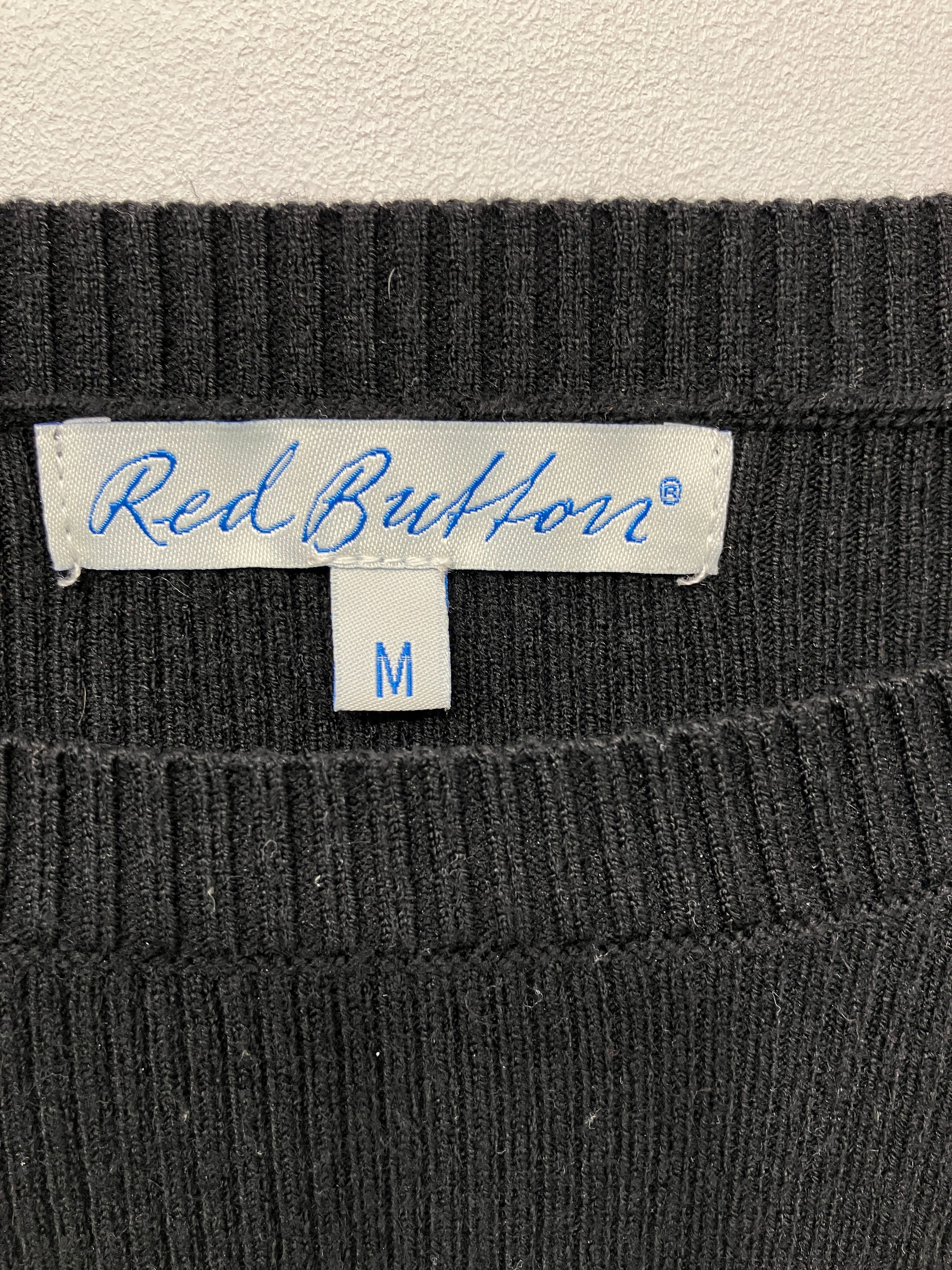 Red Button Bluse