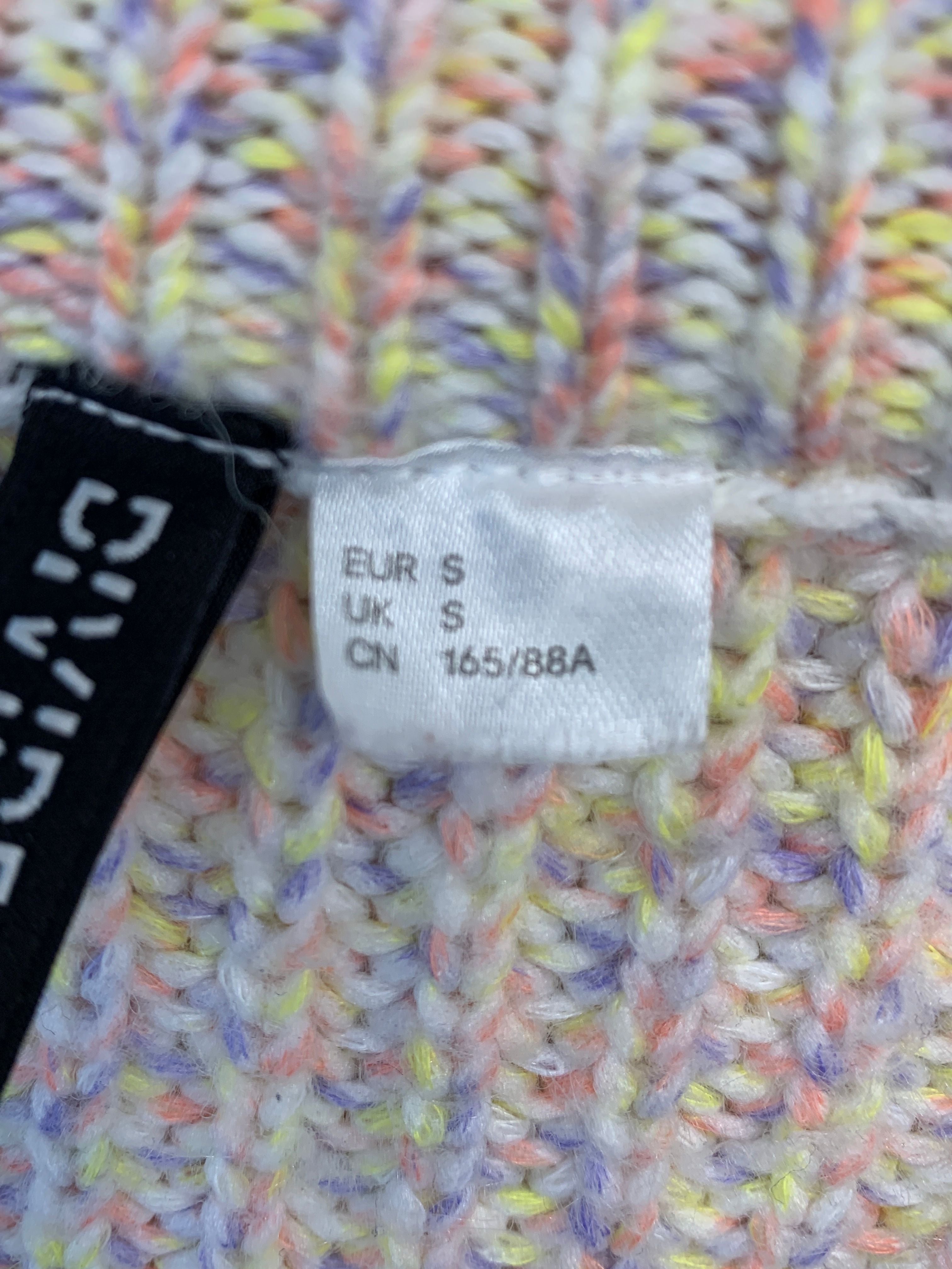 H&M Divided Strik.