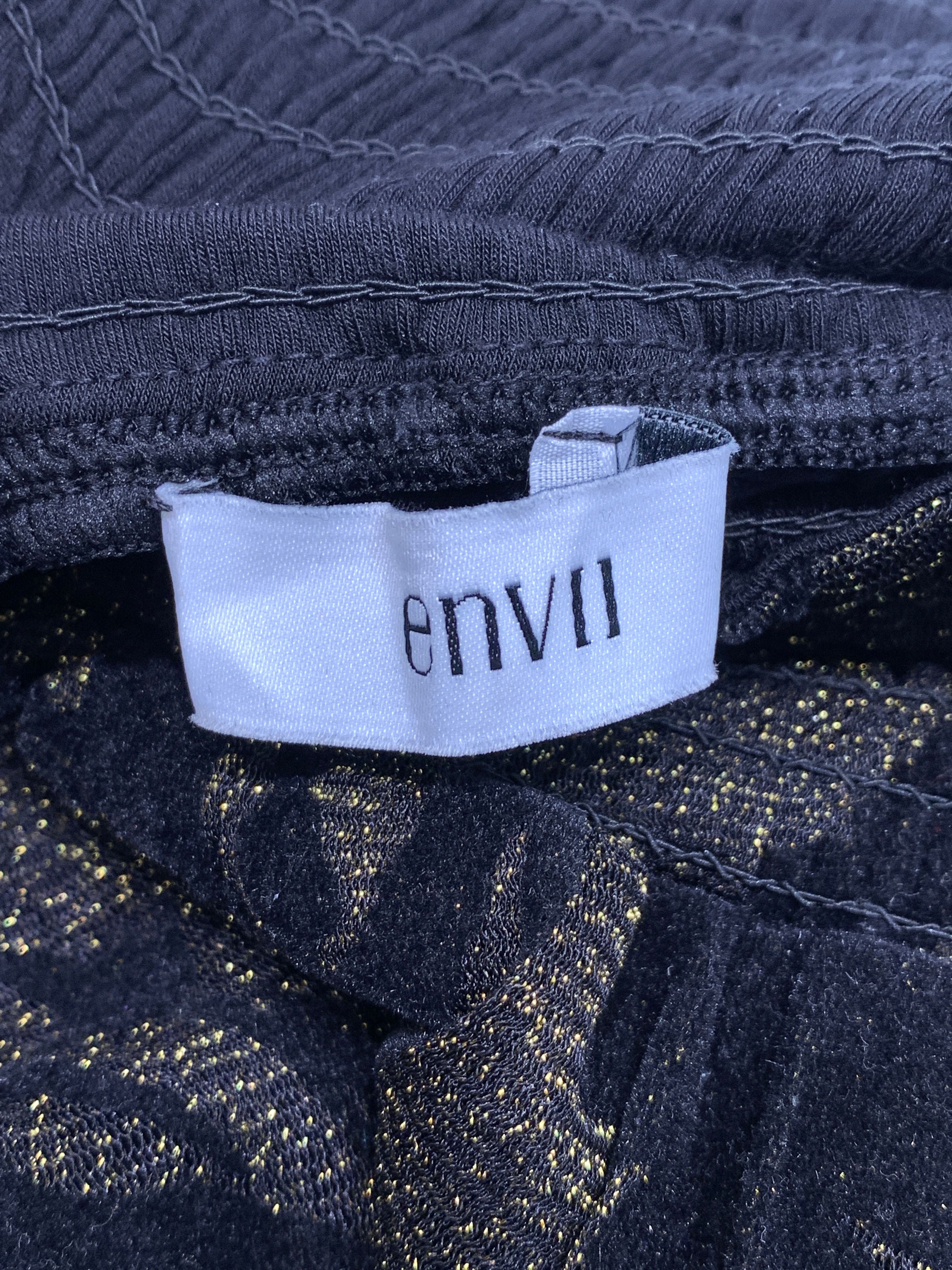 Envii Nederdel