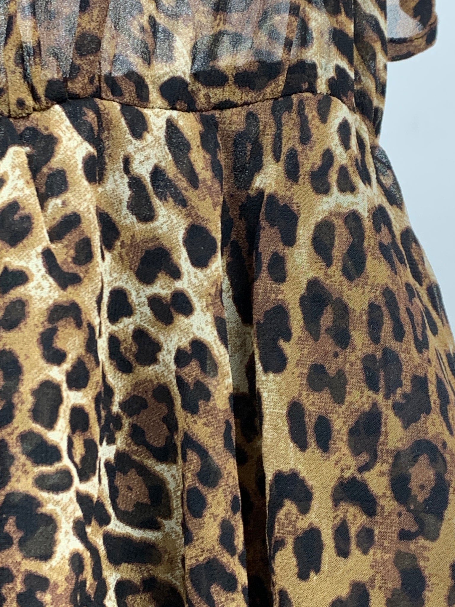 NA-KD leopardmønstret kjole